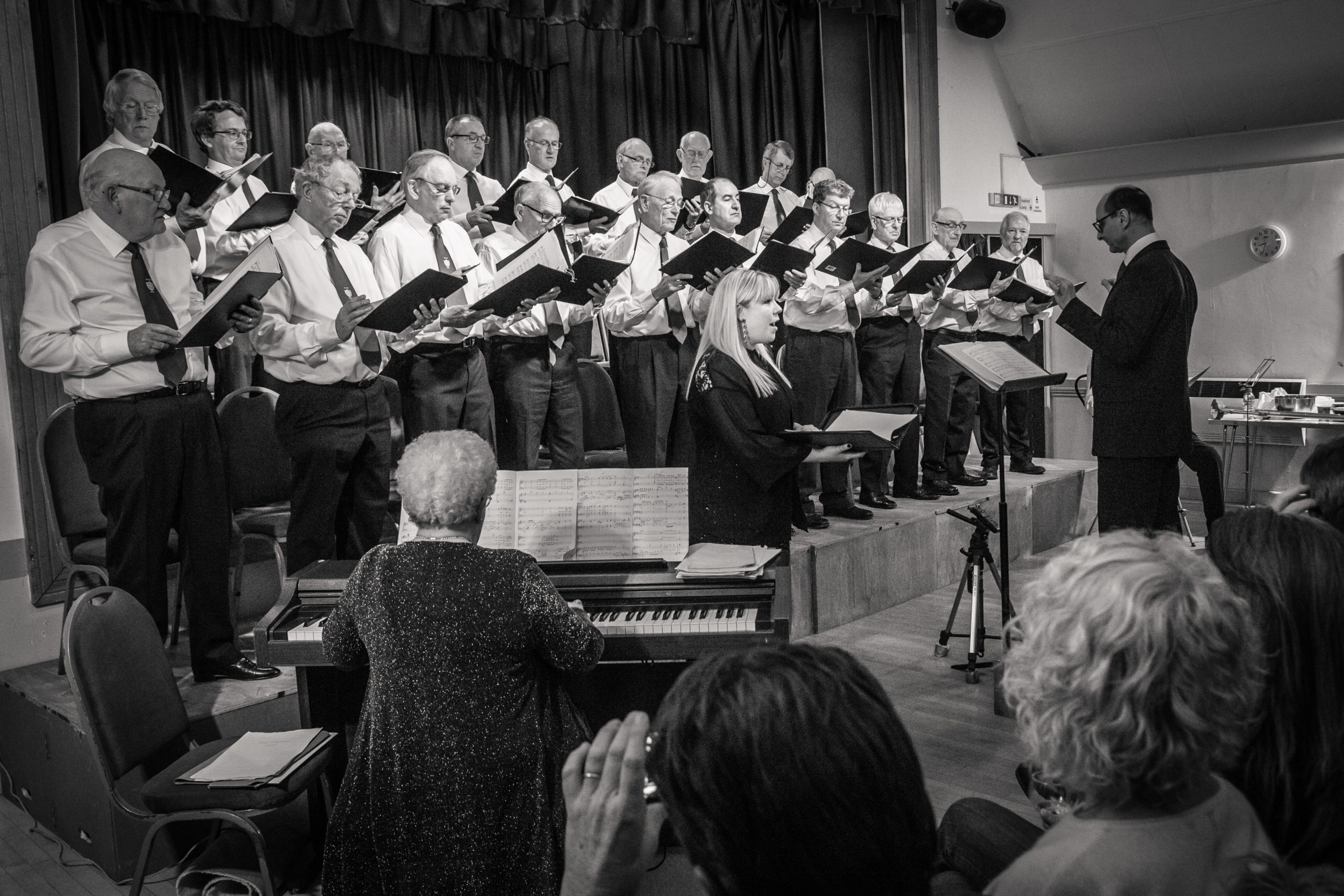 Soprano Solist, Sara de Visser, singing with Choir
